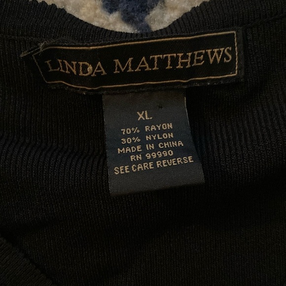 Linda Matthew’s button down - Picture 4 of 4